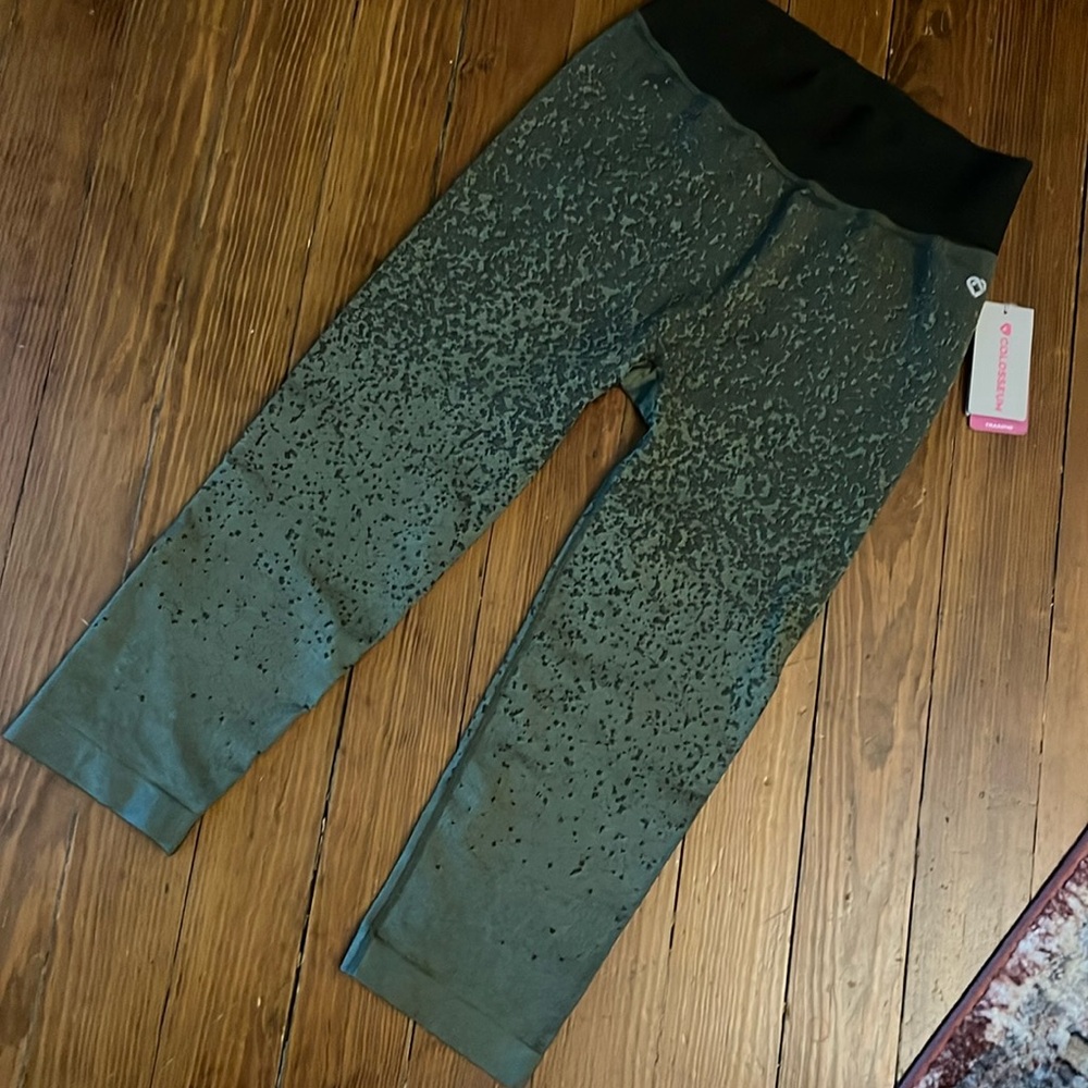 Colosseum Gracie Seamless High-Waisted Capri Leggings Training